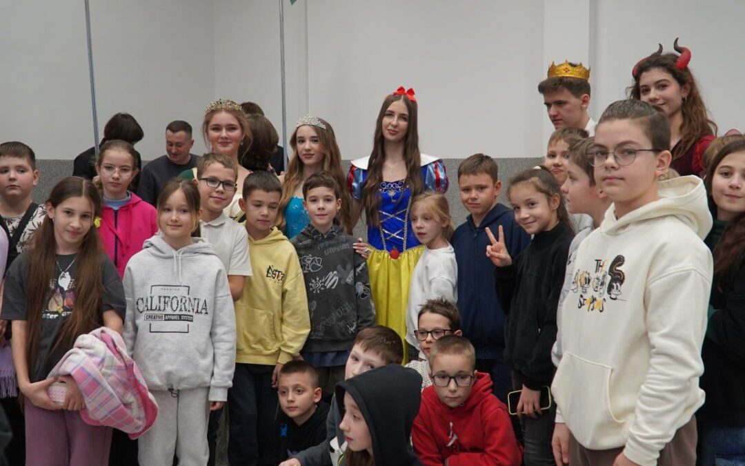 19 грудня у ліцеї відбулася яскрава театральна вистава “Новорічні пригоди Шрека”! 